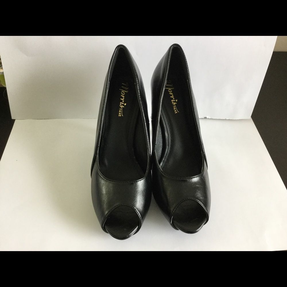 Black open toe faux leather heels. (046)